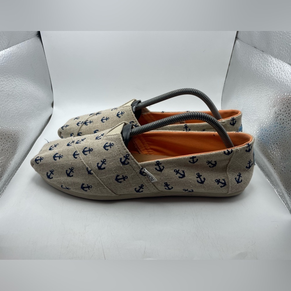Toms Alpargata women’s tan with navy blue anchor loafers size 11